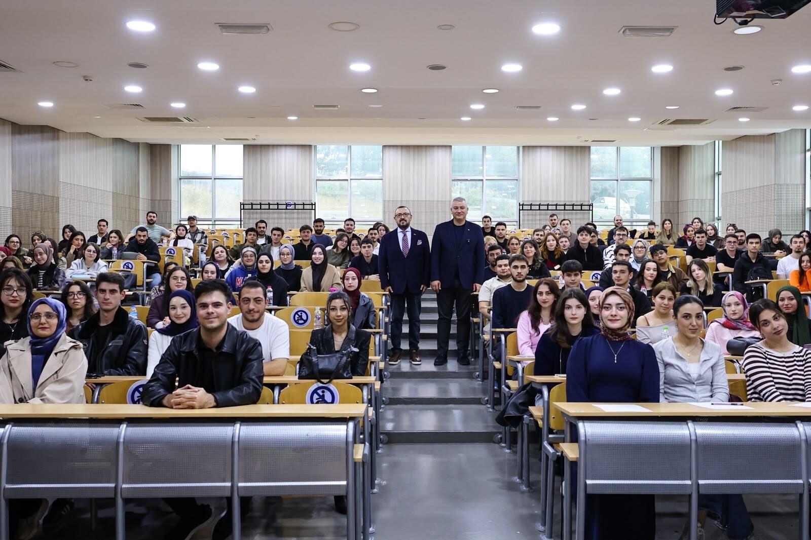 Başkan Çelik, Siyaset Bilimi ve Kamu Yönetimi Öğrencileriyle Buluştu