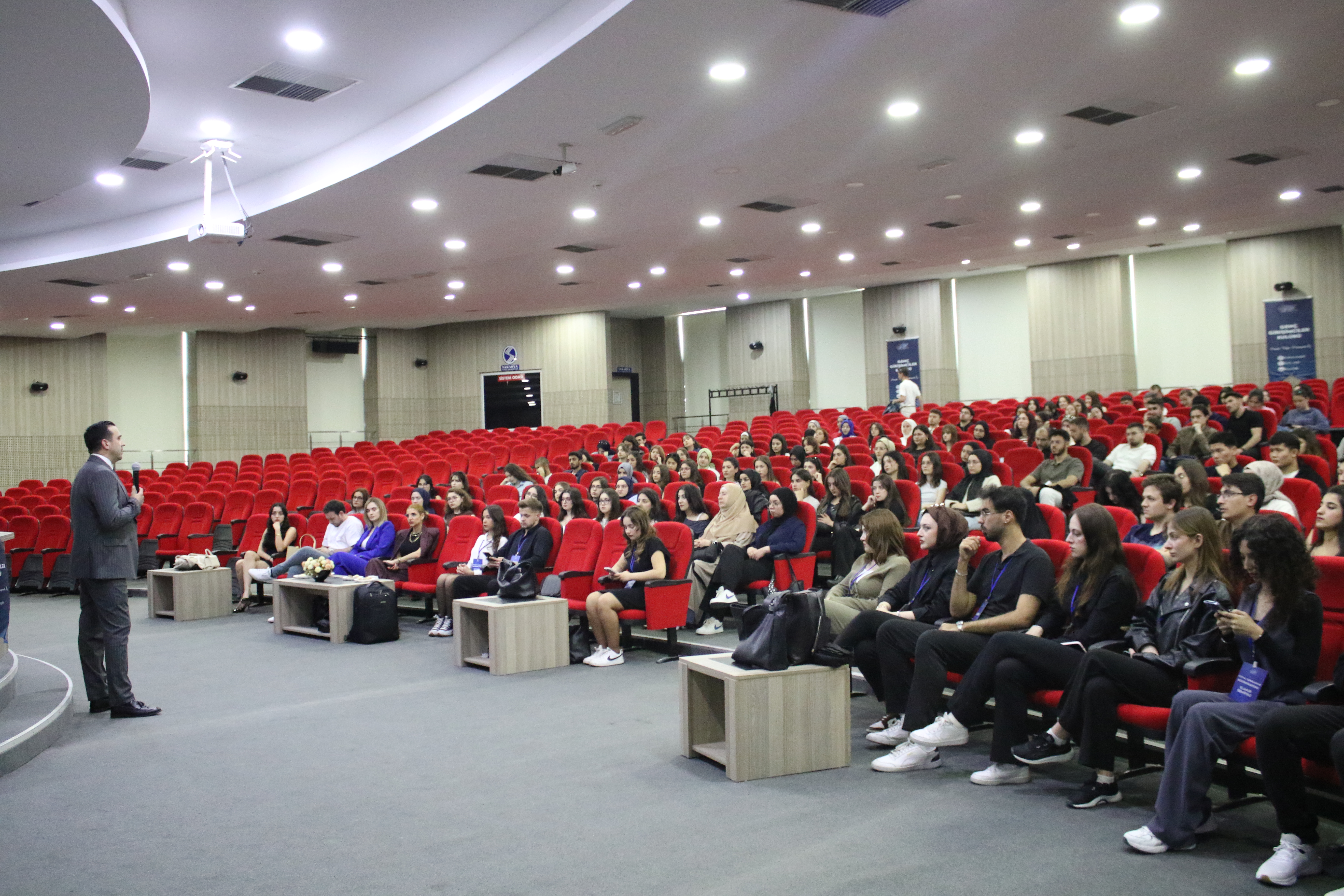 Sakarya Üniversitesinde Sektör Zirvesi