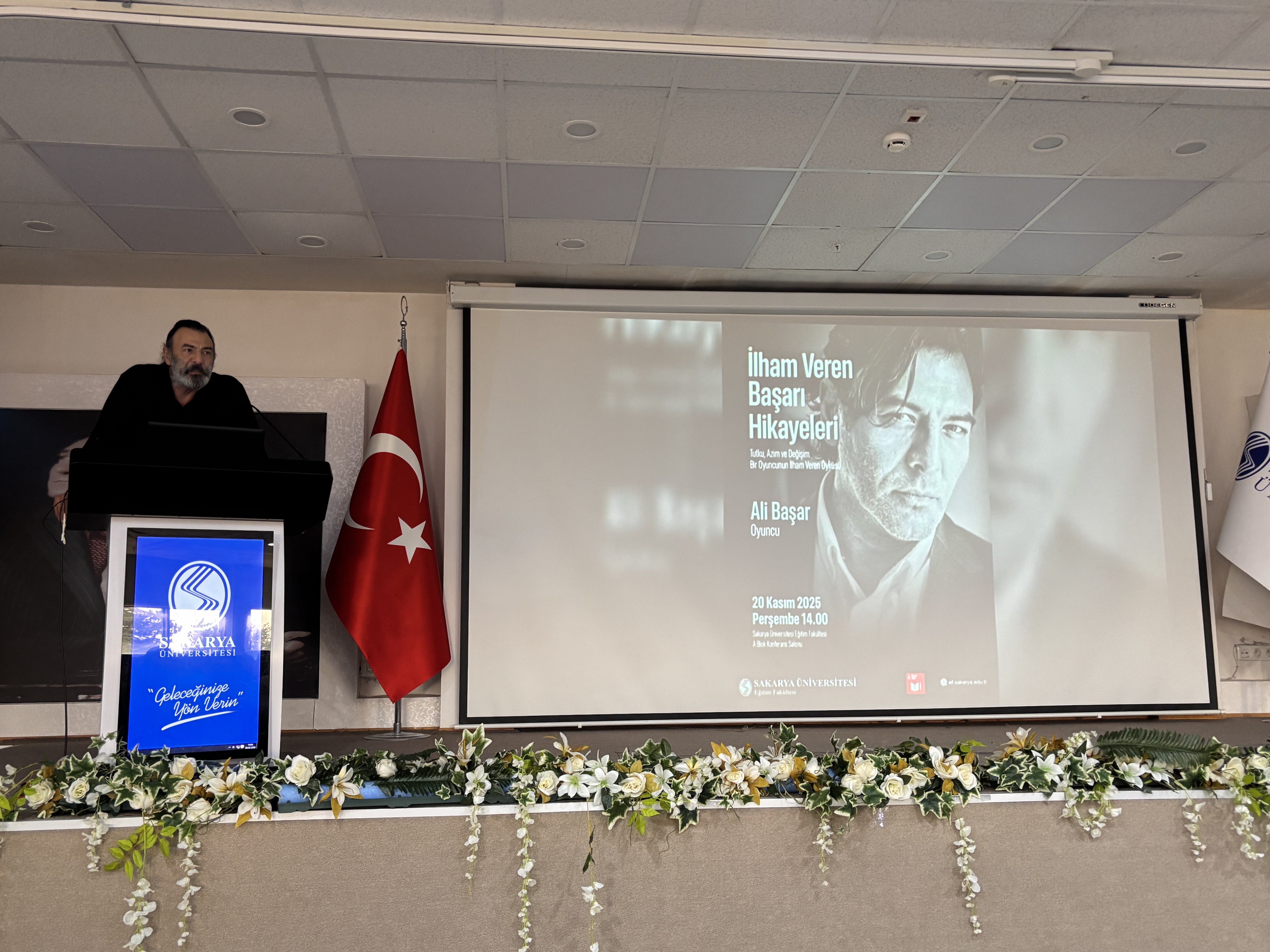 Perdeden Kampüse, Ali Başar SAU’lu Öğrencilerle Buluştu