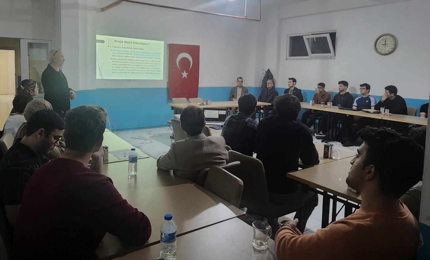 Yurtlarda Bilim Buluşması: TÜBİTAK 2209 Proje Atölyesi Başladı