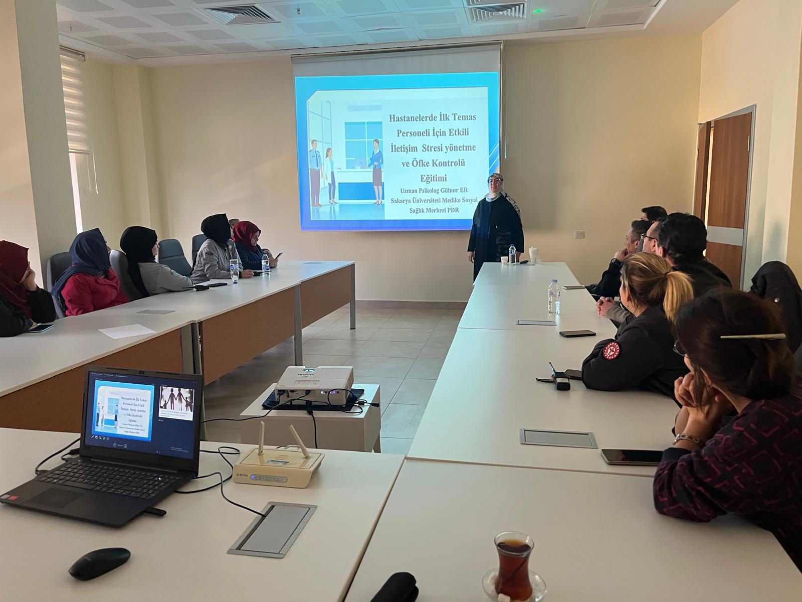 Sakarya Üniversitesi ve İl Sağlık Müdürlüğü İş Birliğiyle Sağlık Personeline Yönelik Psikoeğitim Seminerleri