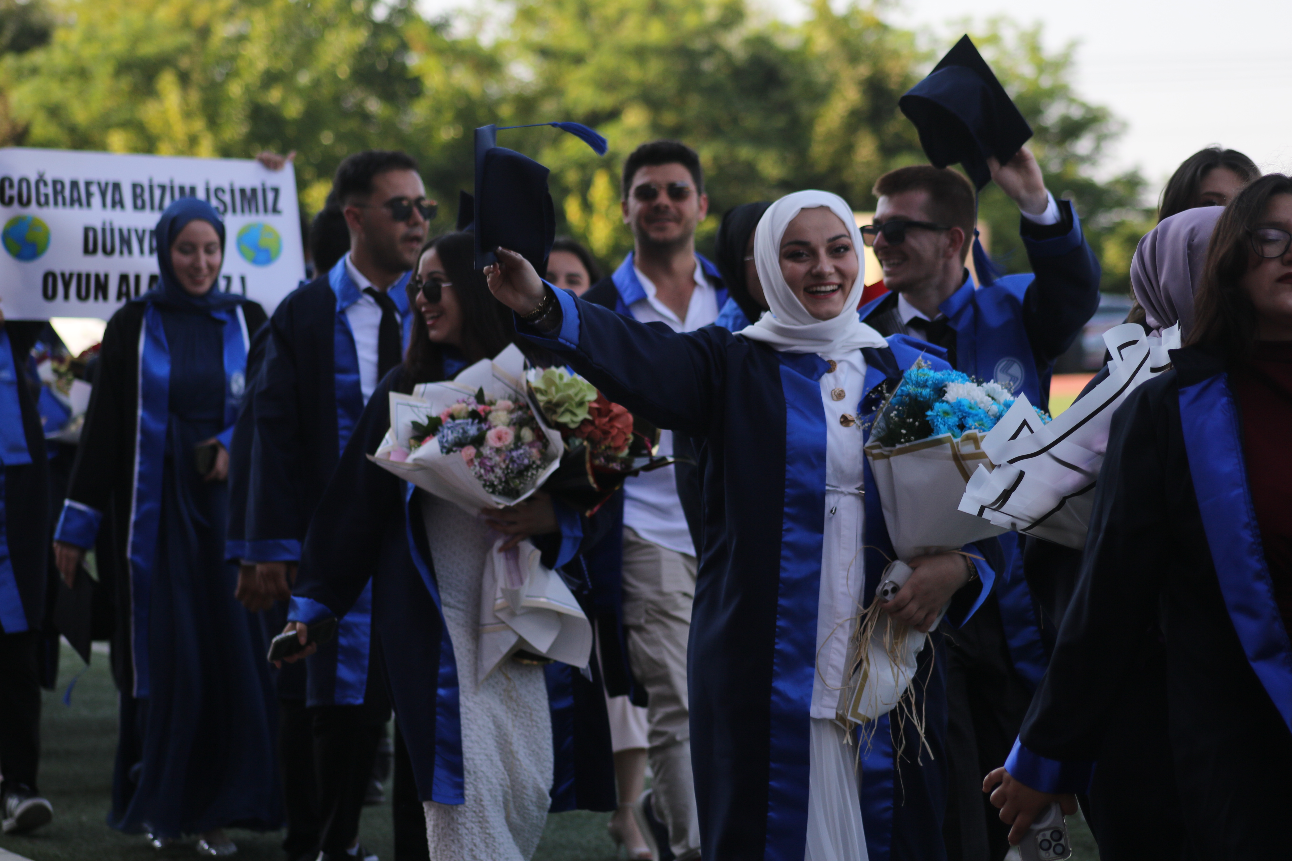 İnsan ve Toplum Bilimleri Fakültesi Mezunlarını Uğurladı
