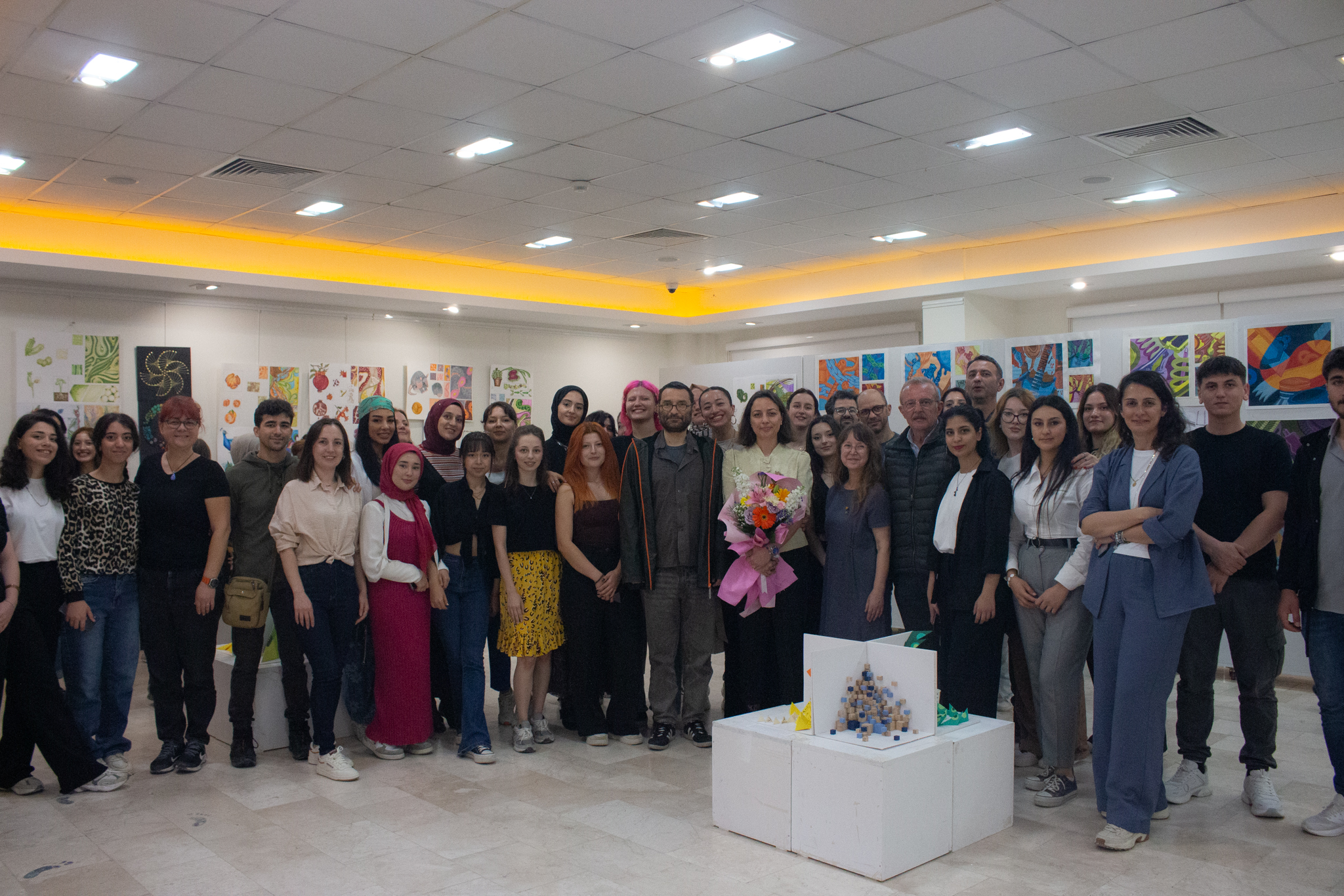 Sakarya Üniversitesinde Temel Sanat Eğitimi Dersi Öğrenci Çalışmaları Sergisi Düzenlendi