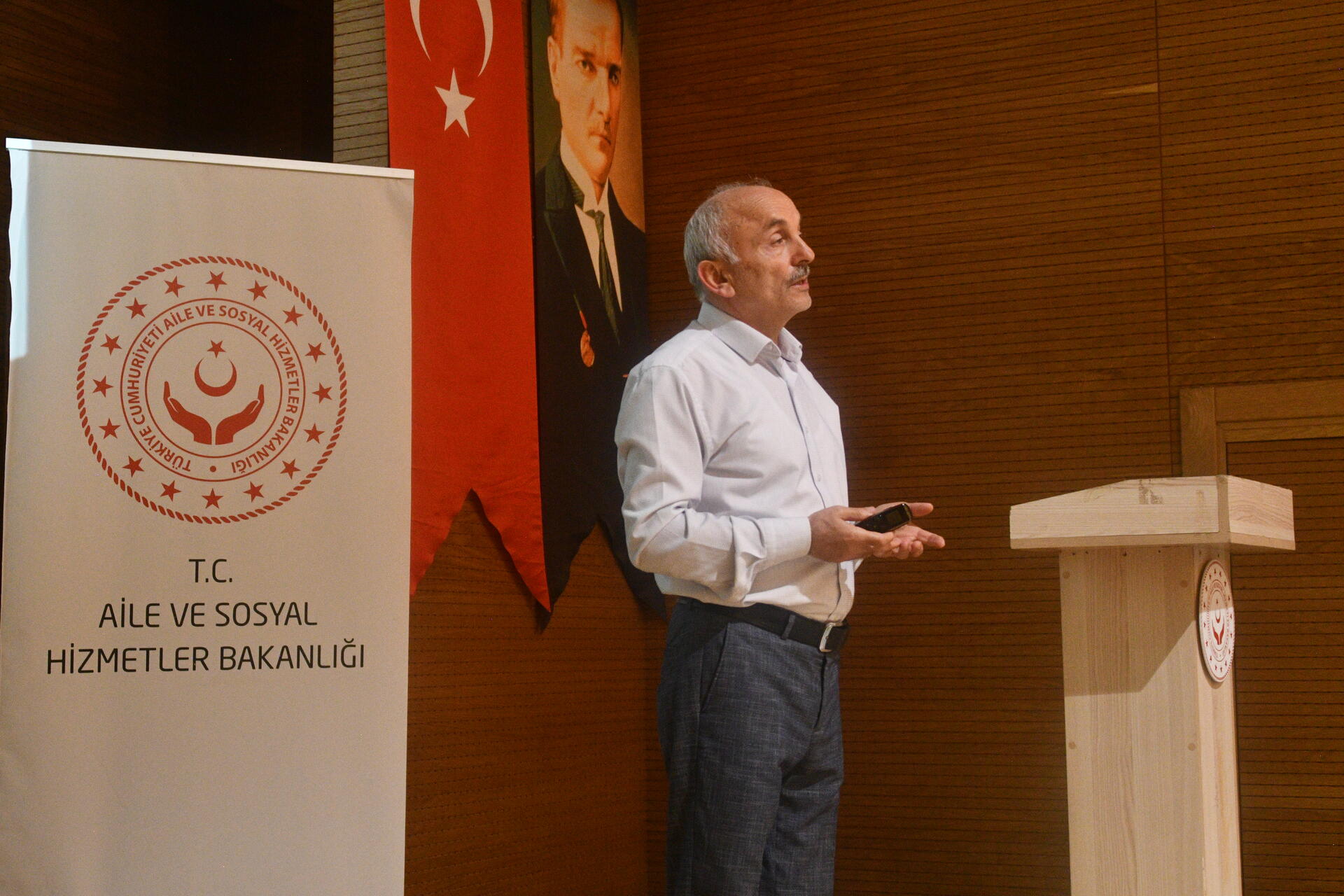 Ergenlik Döneminde İletişim Süreçleri Anlatıldı 