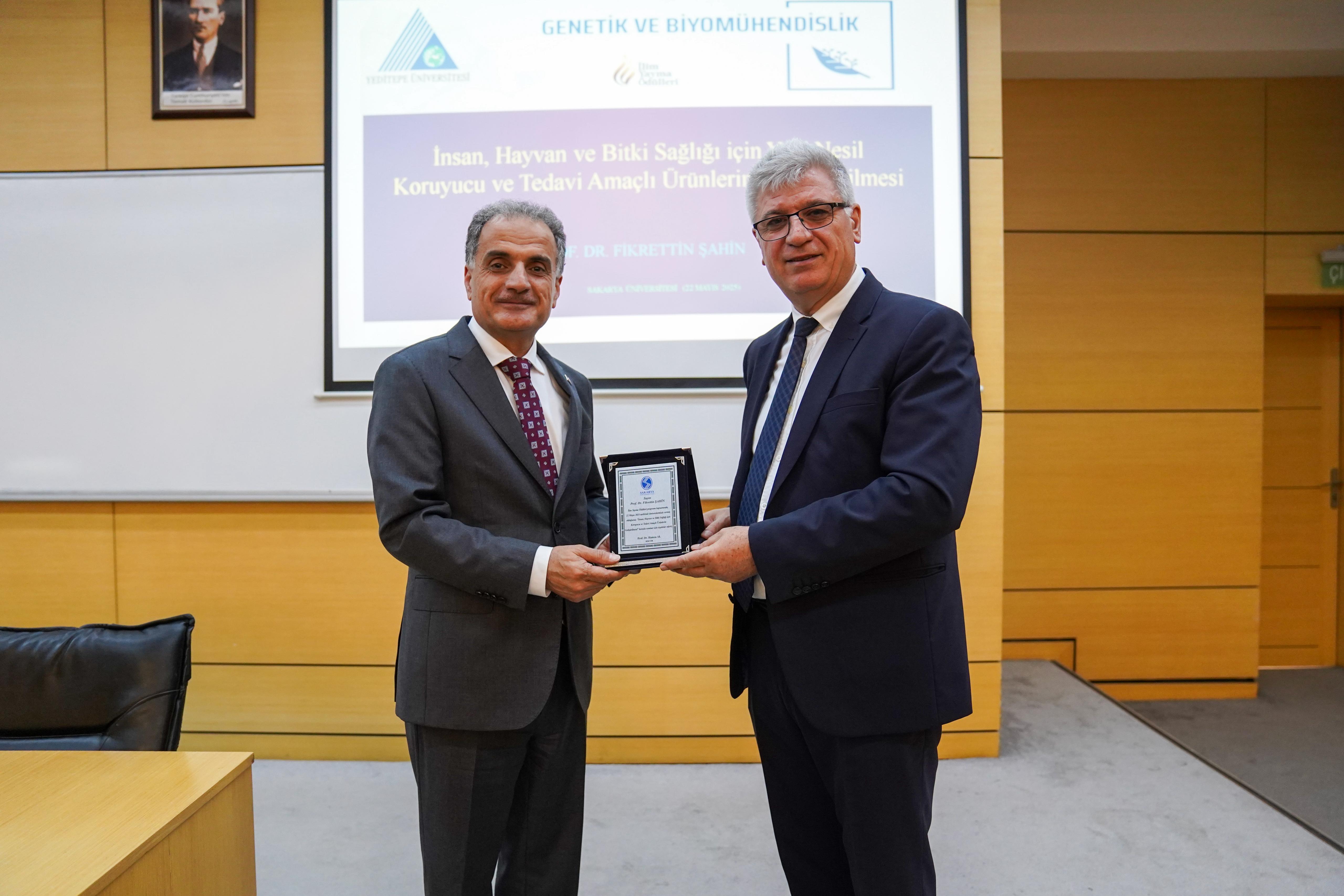 İlim Yayma Büyük Ödül Sahibi Prof. Dr. Fikrettin Şahin Sakarya Üniversitesinde 