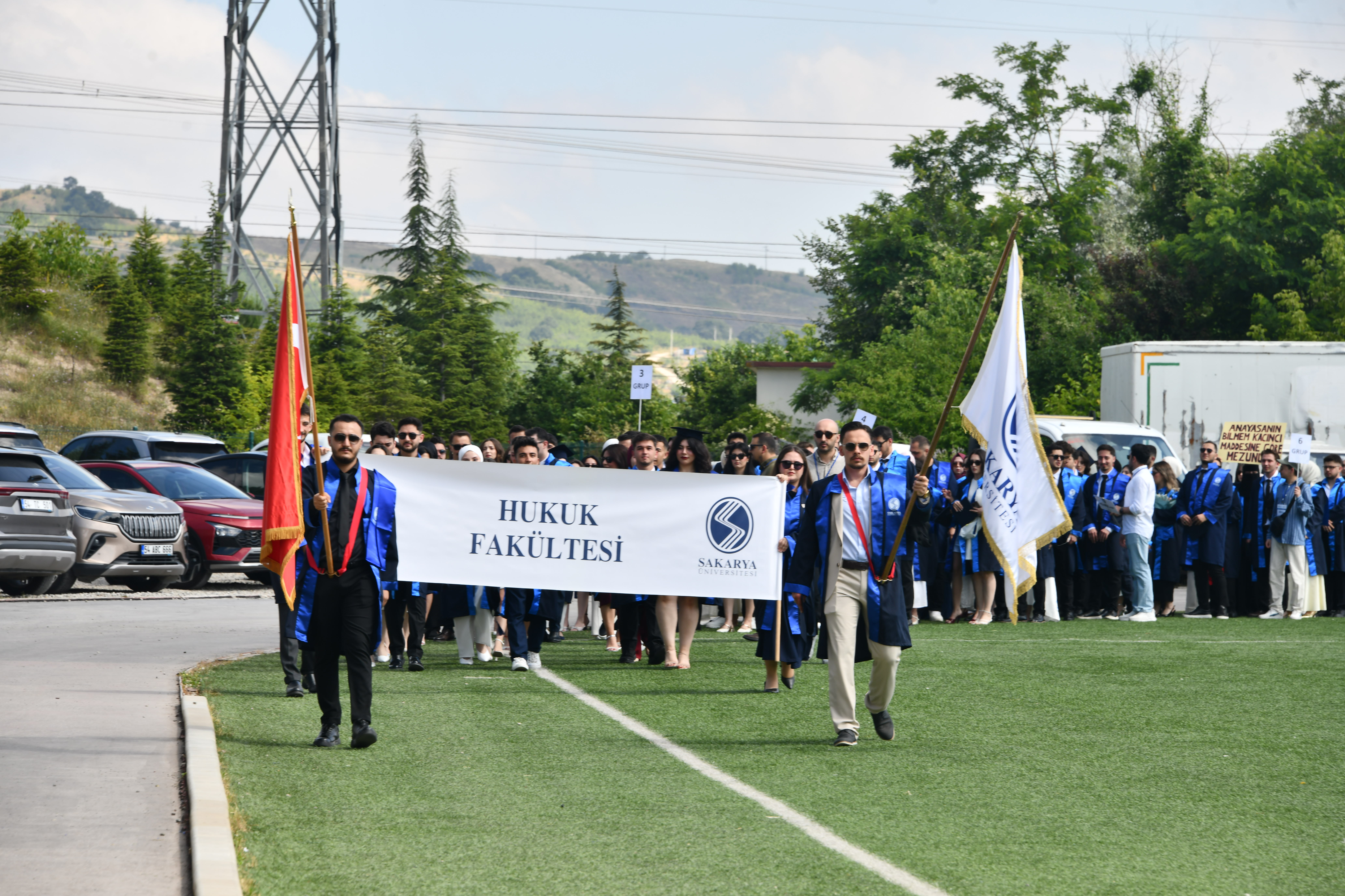 Mezuniyet Törenleri Hukuk Fakültesi İle Devam Etti