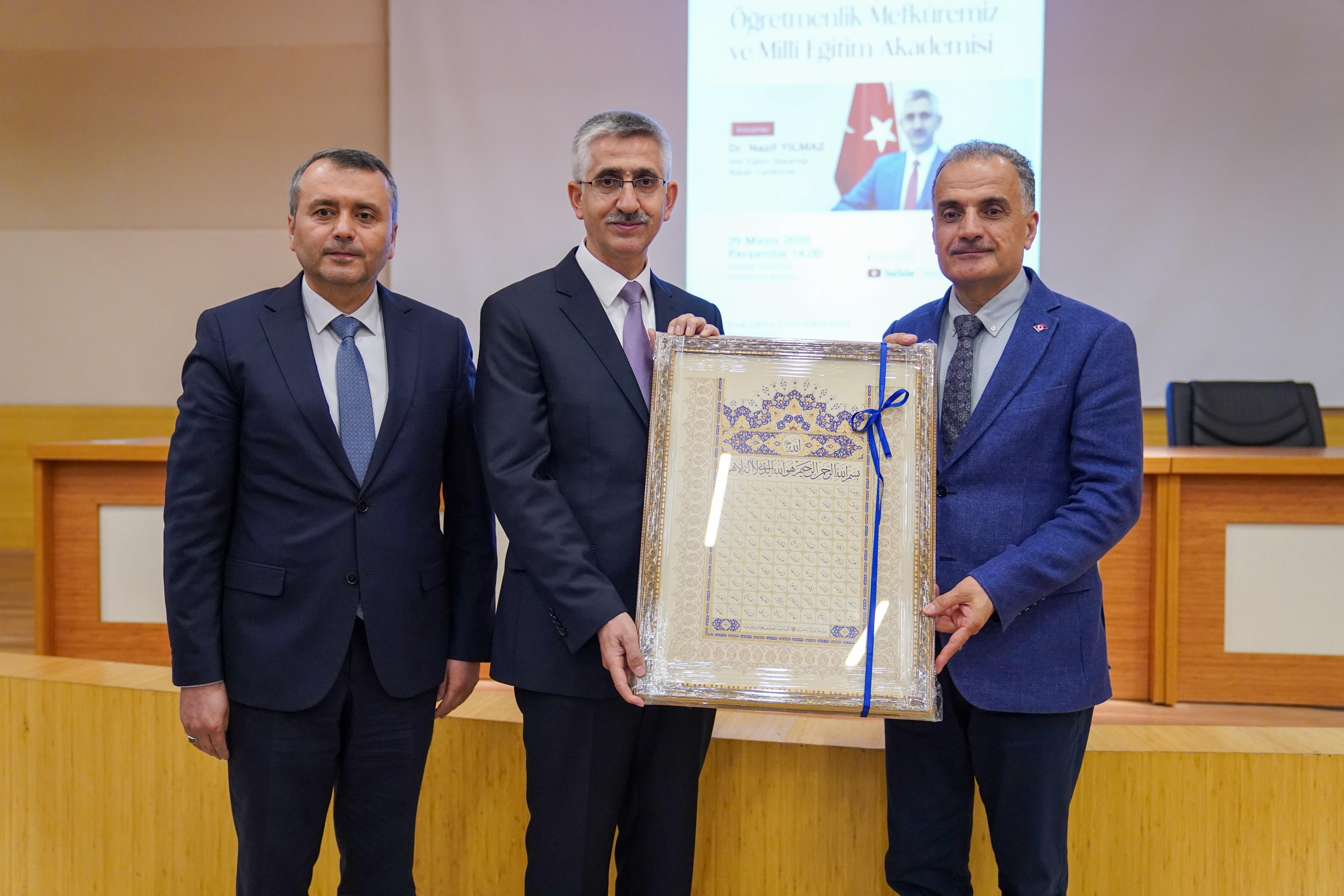 Sakarya Üniversitesinde Milli Eğitim Akademisi Konuşuldu