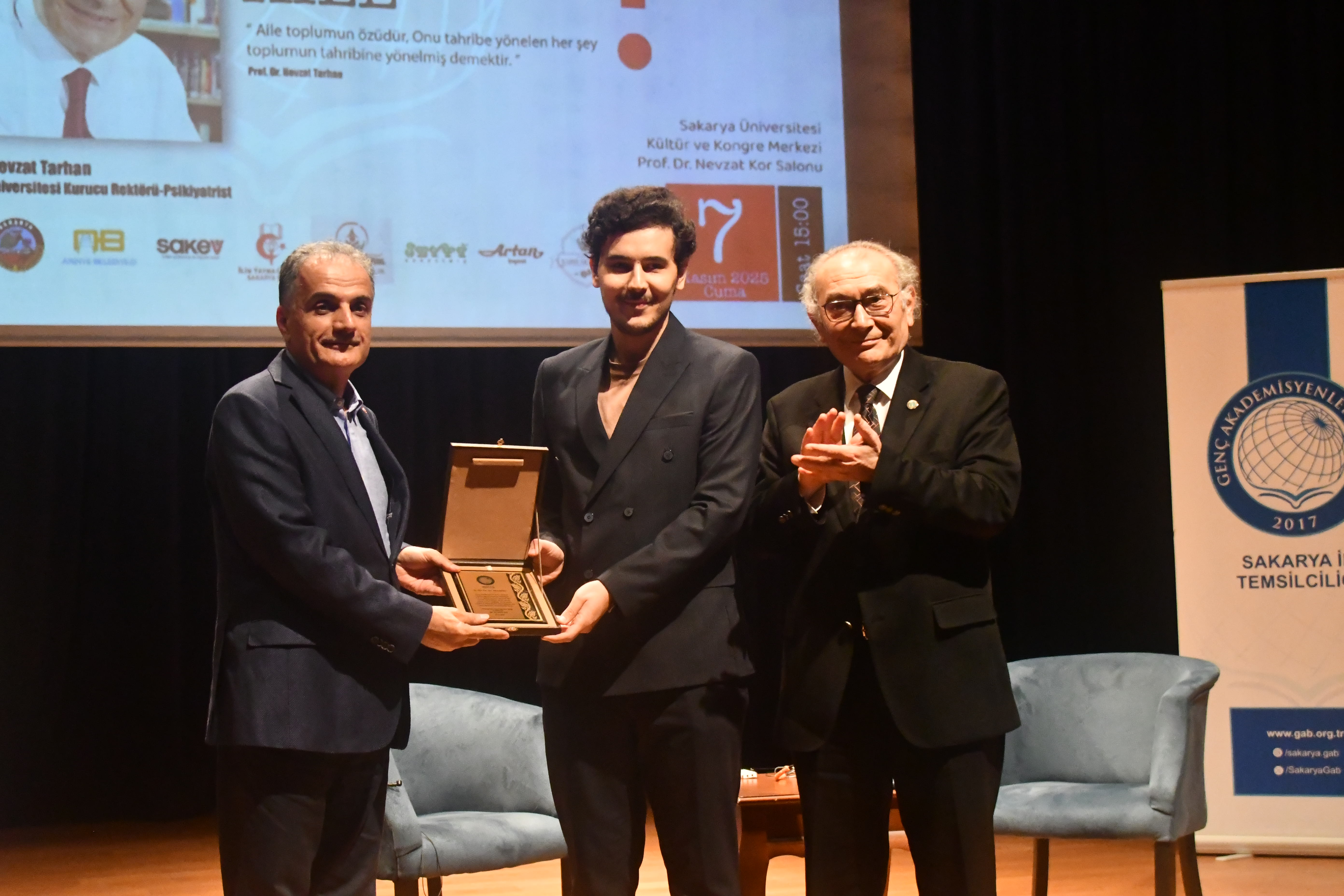 Prof. Dr. Nevzat Tarhan SAU'de Ailenin Önemini Vurguladı