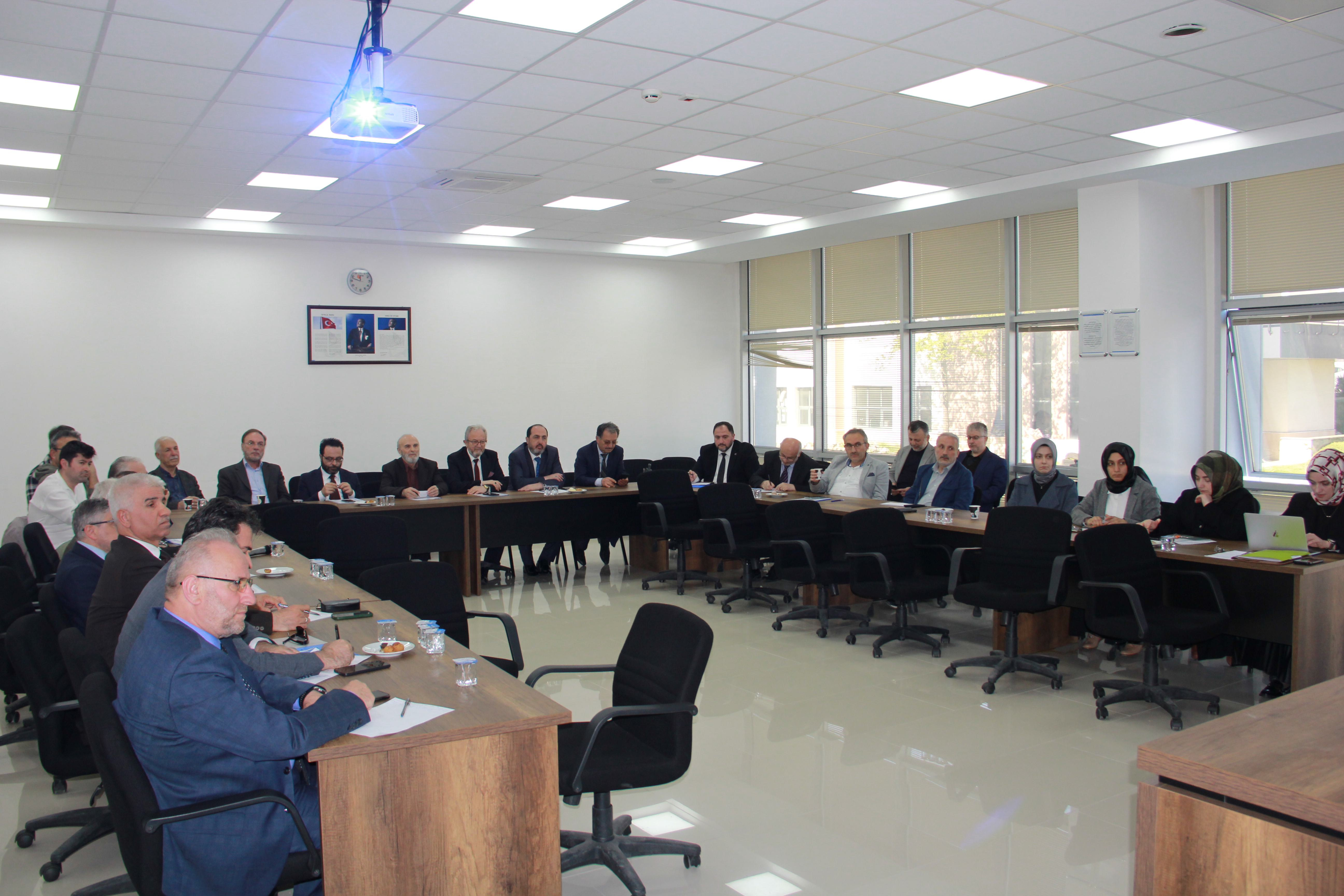 SAU İlahiyat Fakültesi 2026 Yılı Mütevelli Heyet Toplantısı Gerçekleştirildi