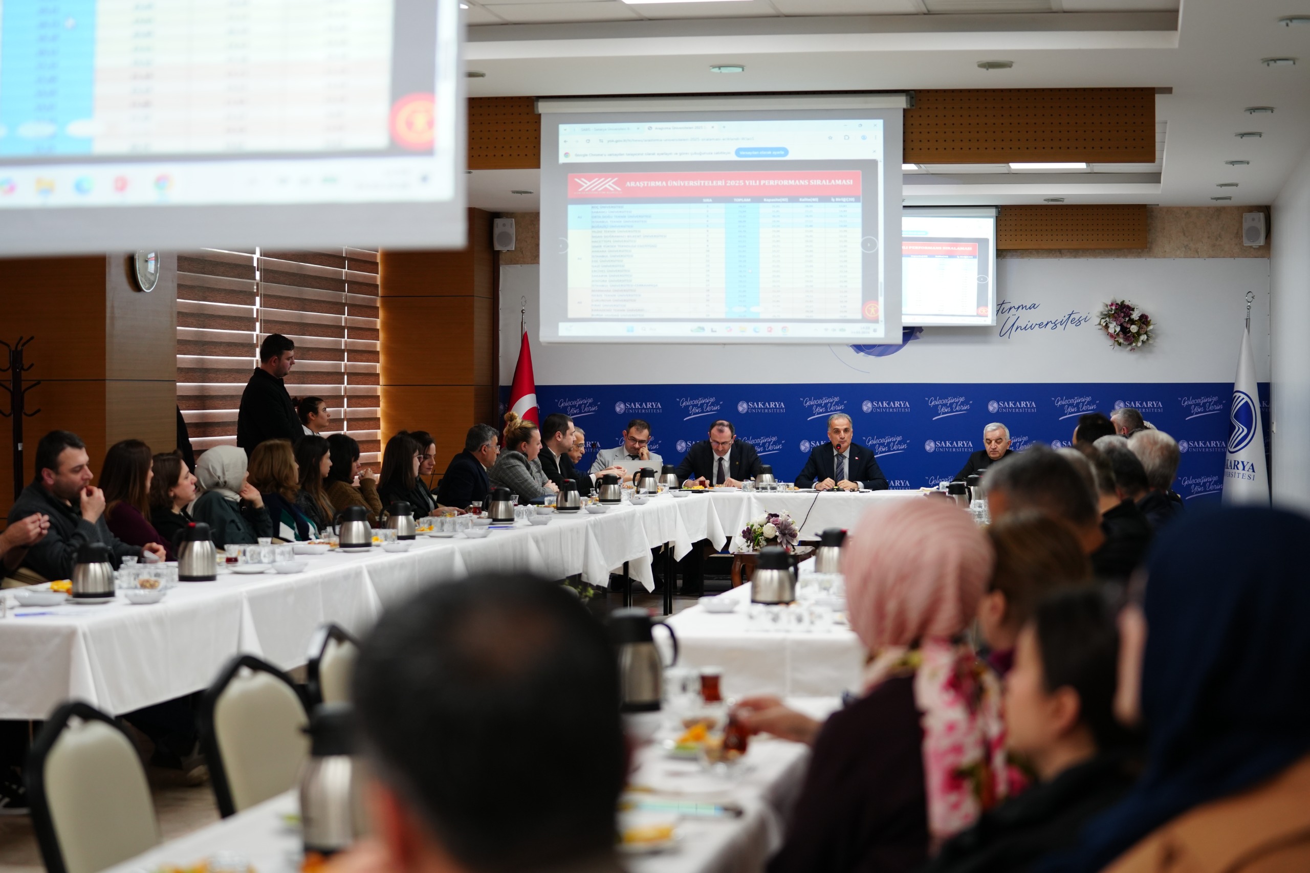 Fen Fakültesi Kimya ve Fizik Bölüm Kurulu Toplantısı Gerçekleştirildi