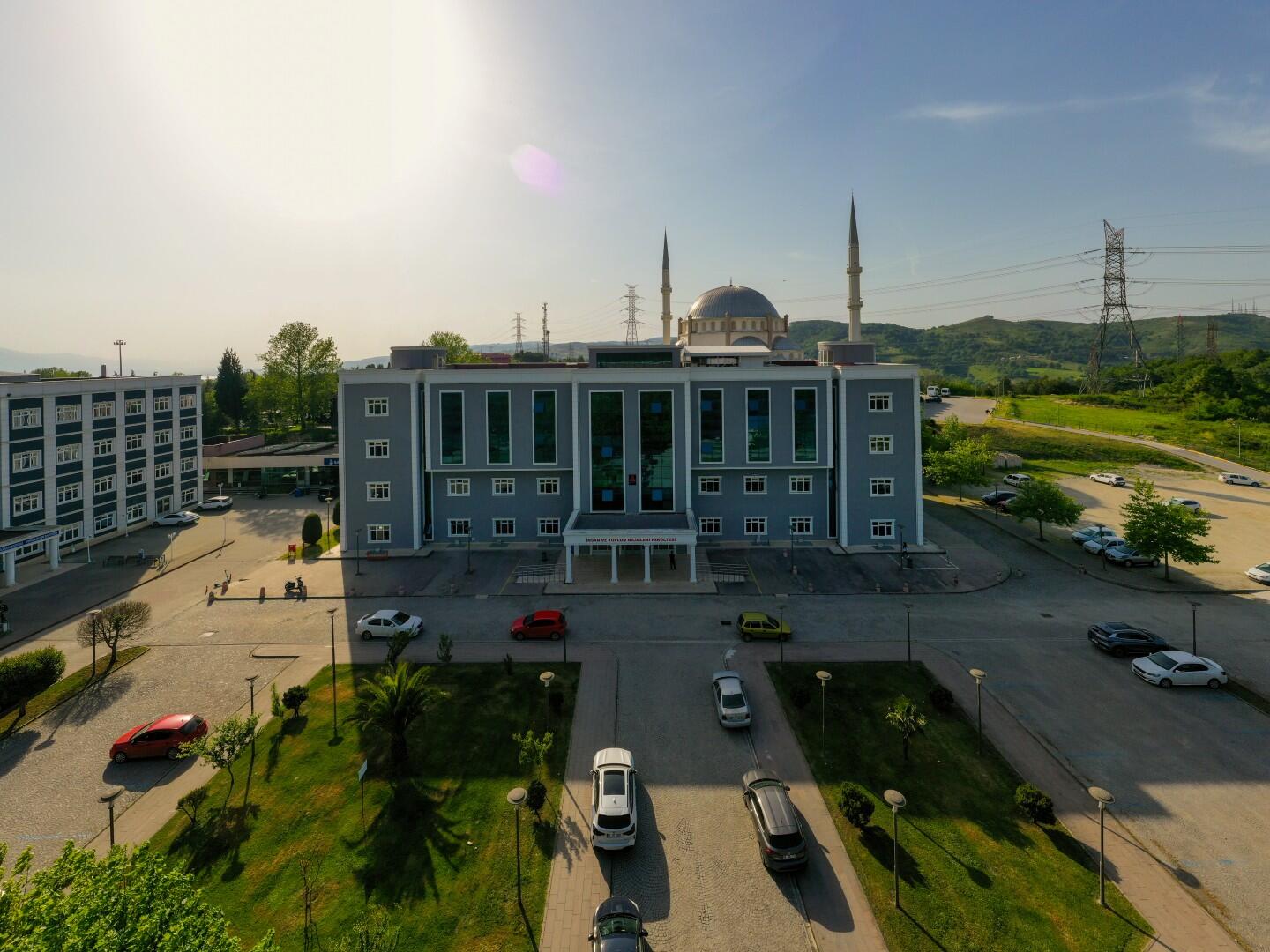 SAU İTBF Toplumu Anlayan ve Değişime Yön Veren Bireyler Yetiştiriyor