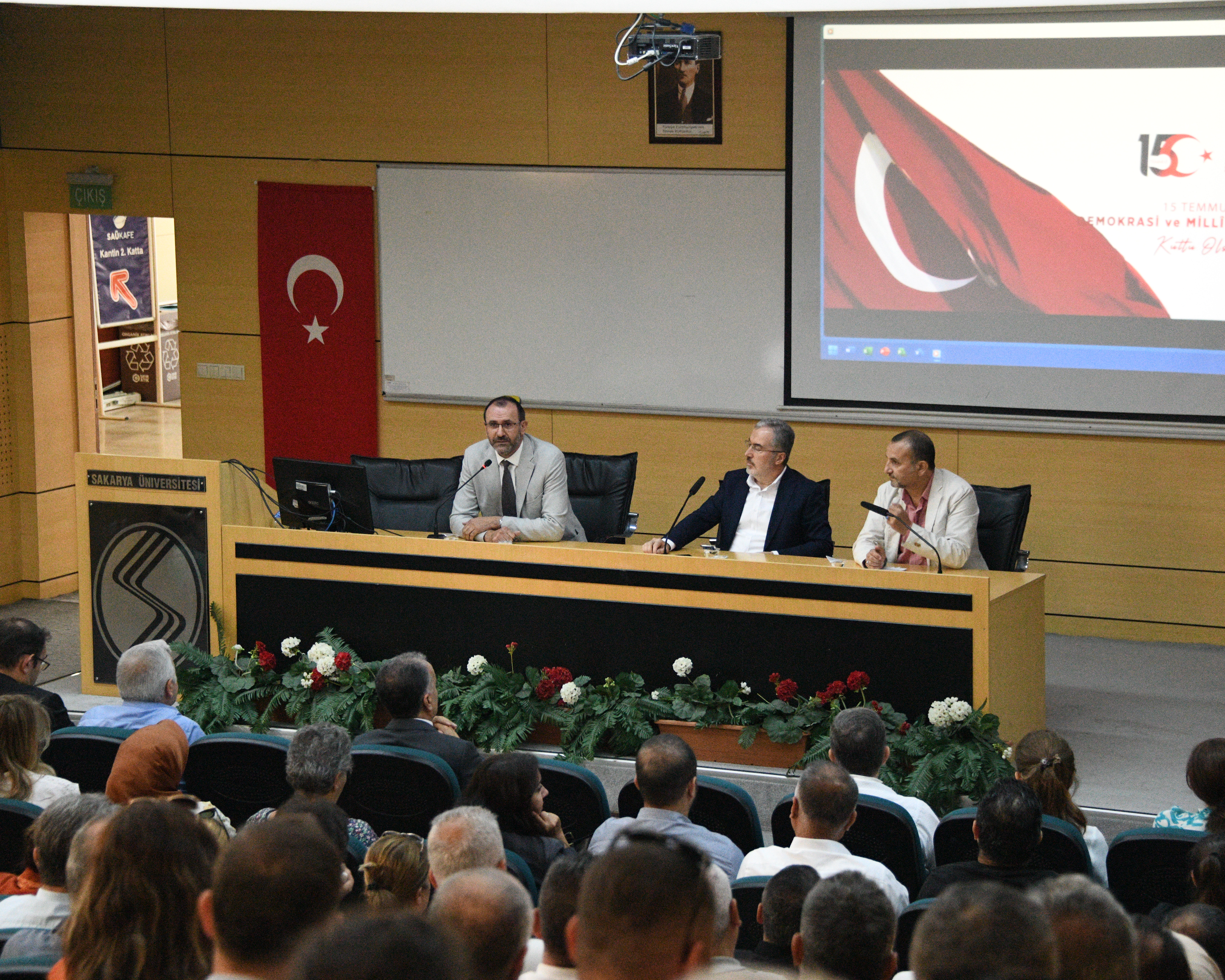 SAÜ’de 15 Temmuz’un Toplumsal ve Politik Boyutu Tartışıldı