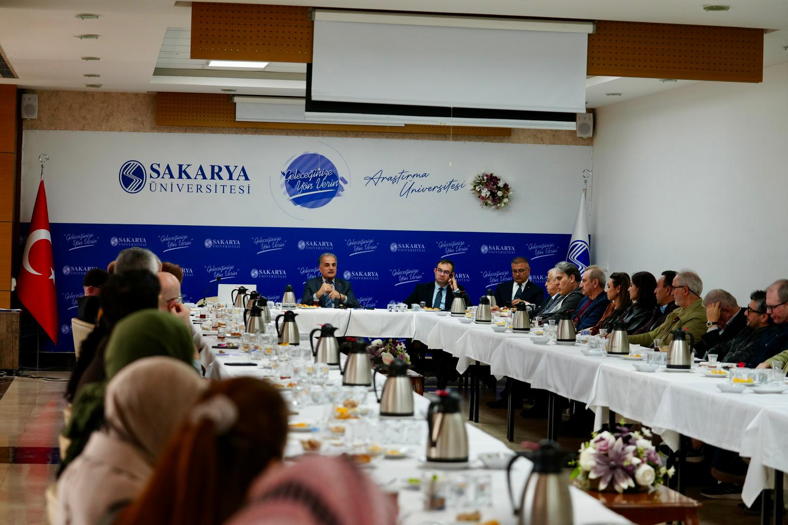 SAU’de Matematik ve Biyoloji Bölüm Kurul Toplantısı Gerçekleştirildi