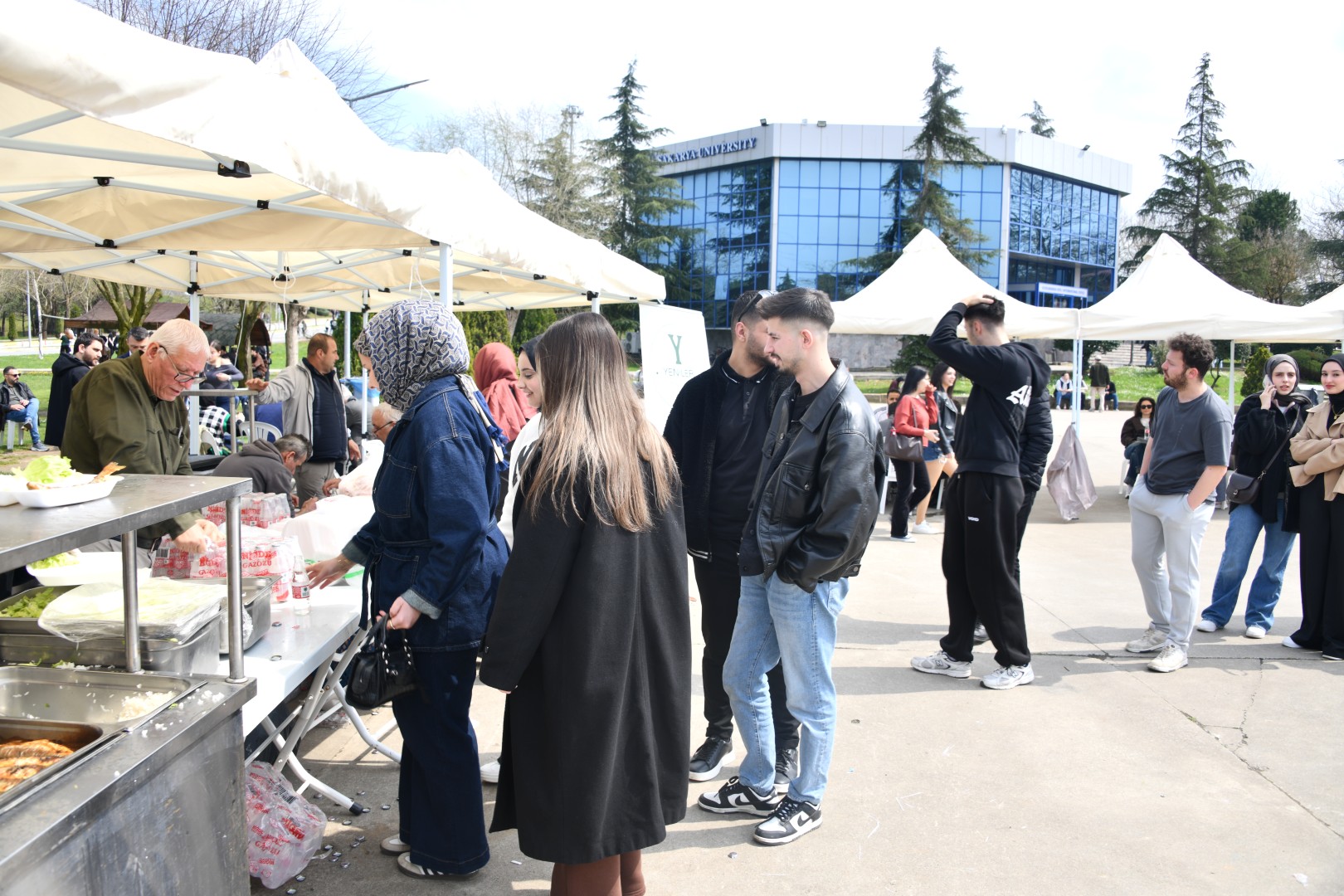 TÜGVA’dan Üniversitemizde Balık Ekmek Şenliği