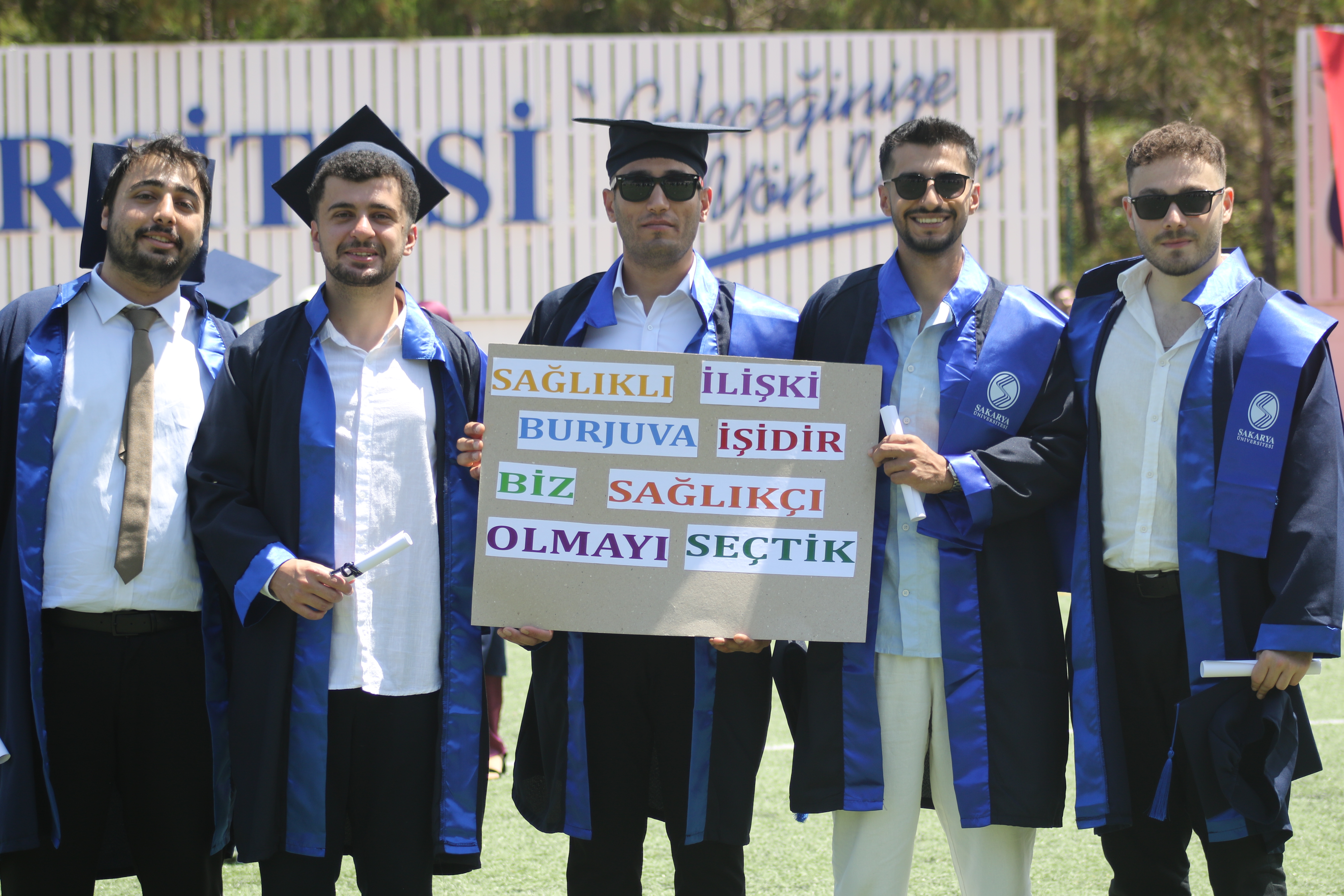 Sağlık Hizmetleri Meslek Yüksekokulu Öğrencileri Mezun Oldu 