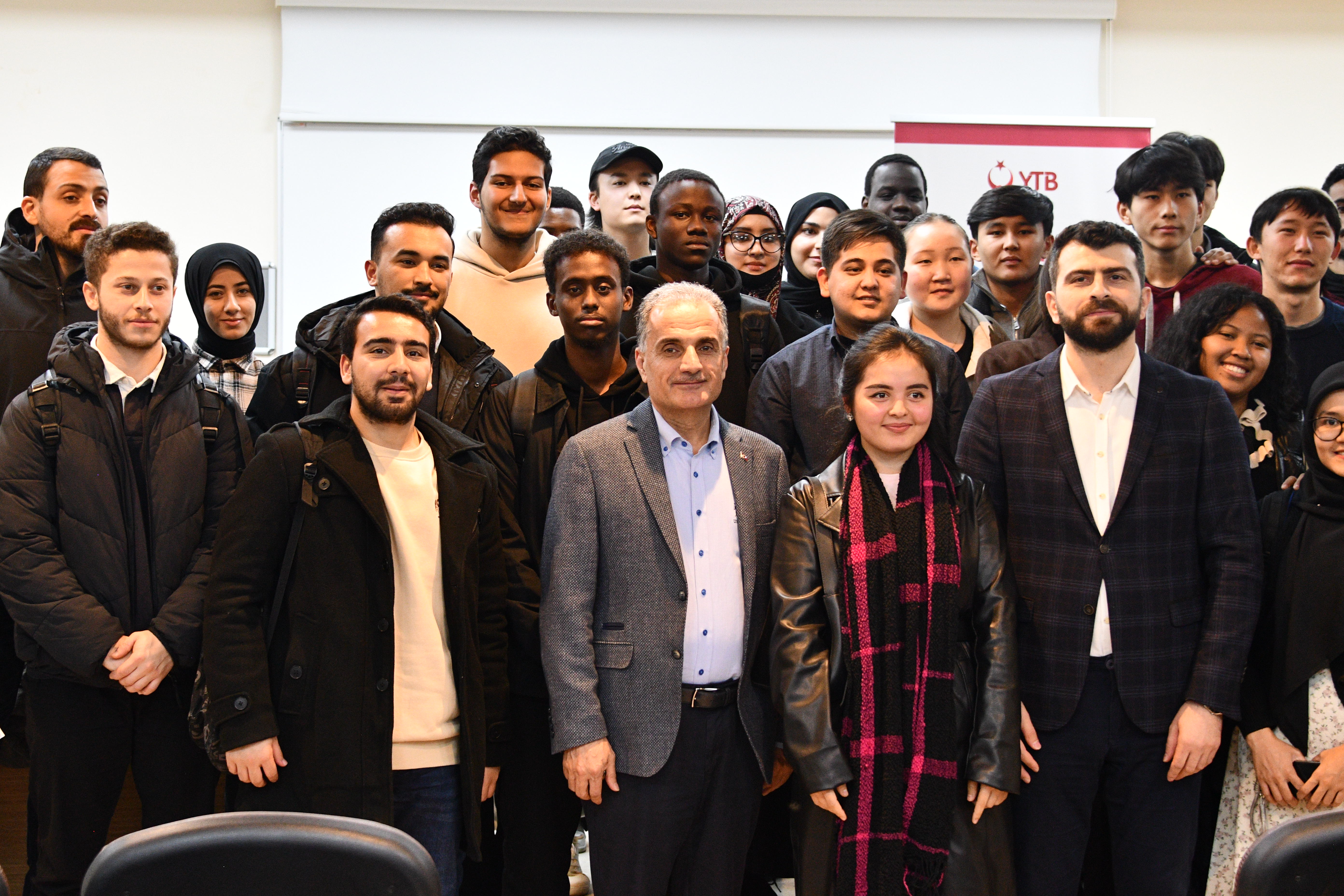 Uluslararası Öğrenci Akademisi Sakarya Programının Açılış Dersi Rektör Prof. Dr. Hamza Al’dan