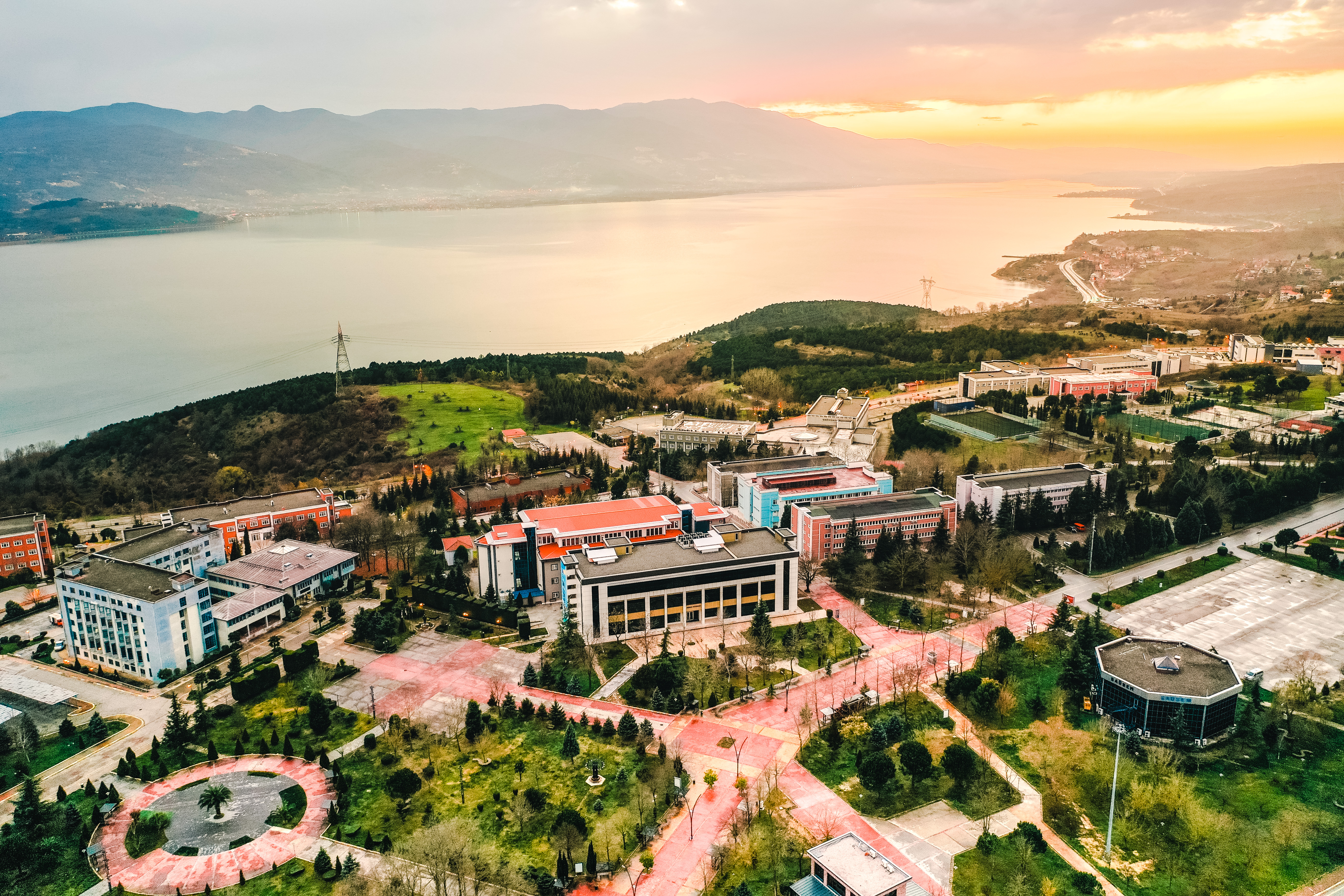 Sakarya Üniversitesi, U.S. News Dünya Üniversiteleri Sıralamasında Yükselişini Sürdürdü