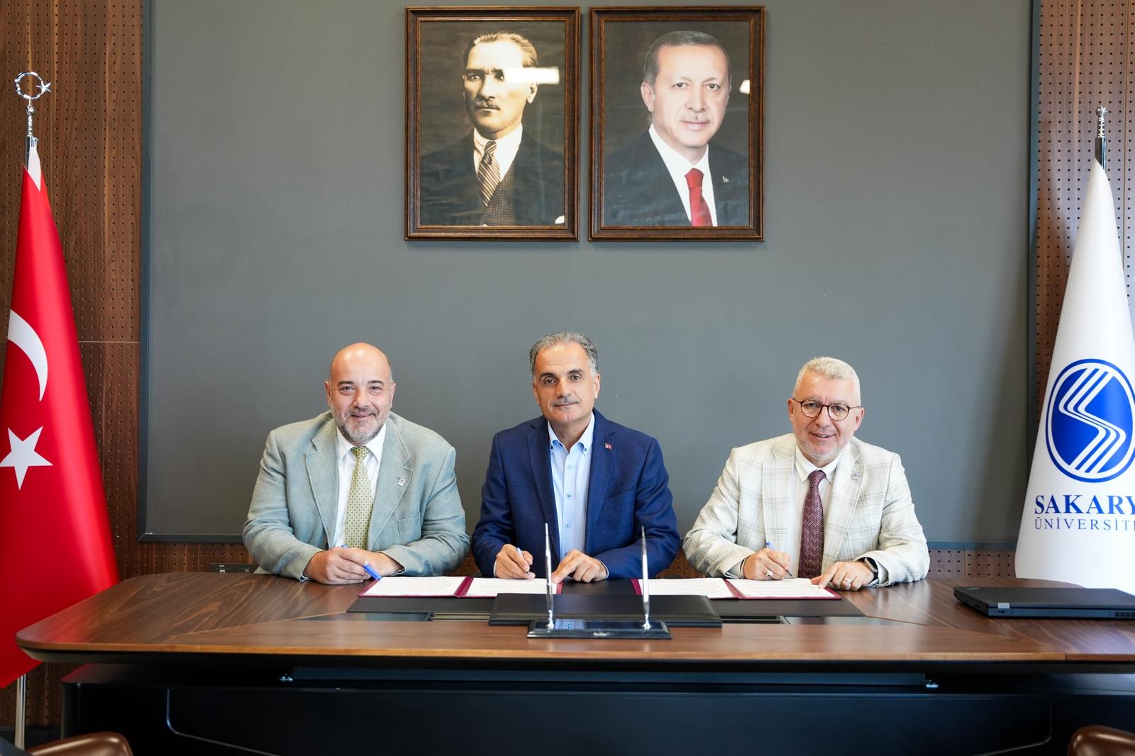 Sakarya Üniversitesi ile TAYSAD Arasında Otomotiv Alanında İş Birliği Protokolü