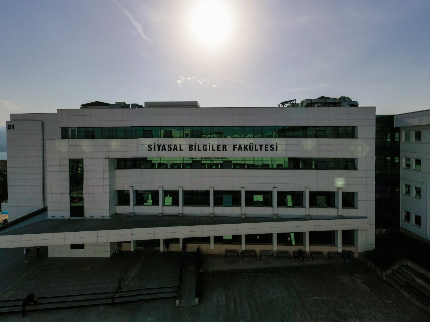 SAU Siyasal Bilgiler Fakültesi Geleceğin Liderlerini ve Uzmanlarını Bekliyor