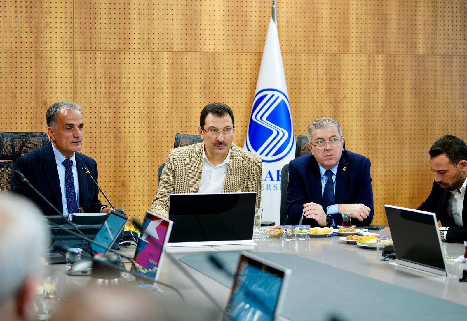 Ali İhsan Yavuz ve Ertuğrul Kocacık SAU’de Paylaşım Toplantısına Katıldı