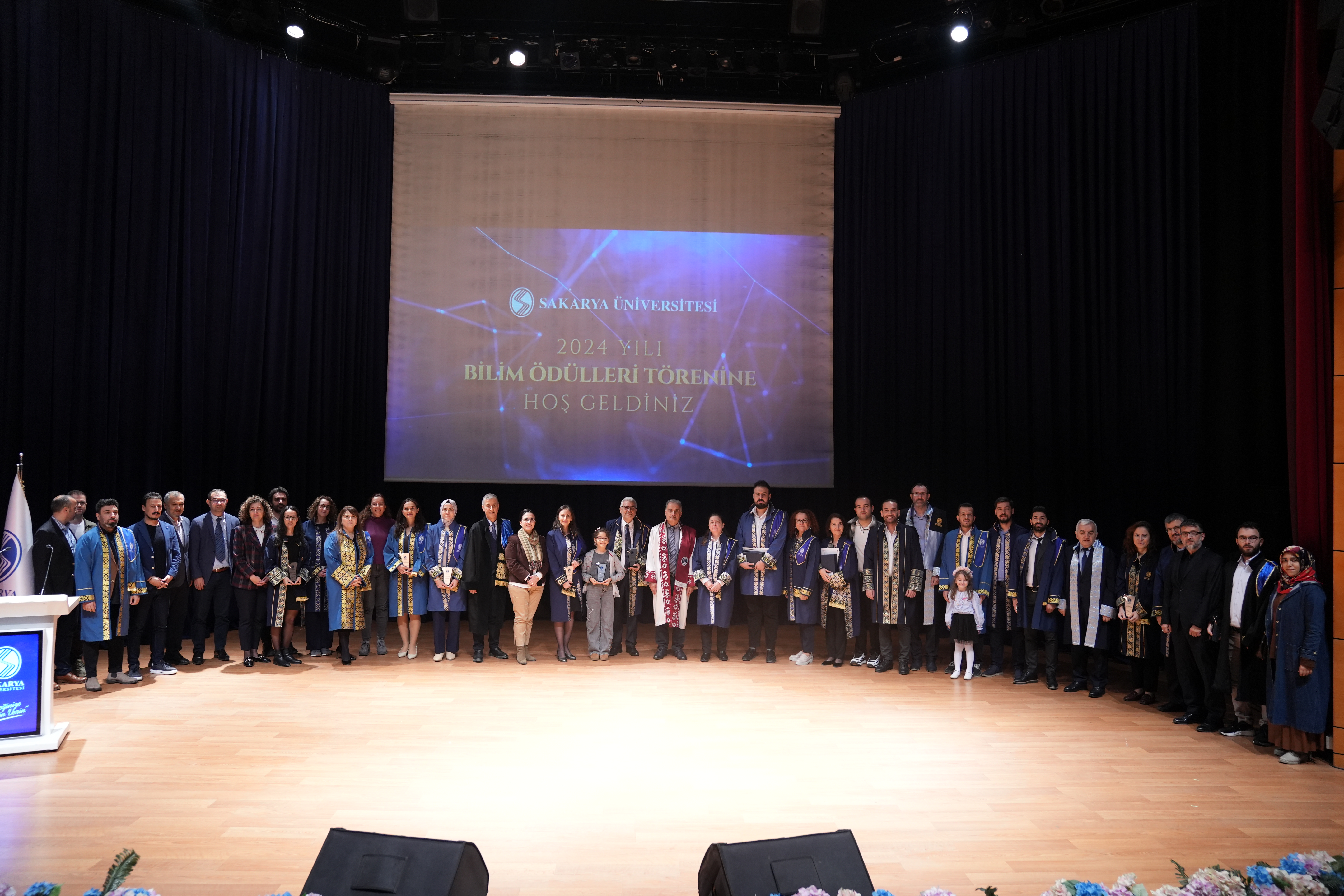 SAU, Bilimsel Başarının Rotasını Çizen İsimleri Ödüllendirdi