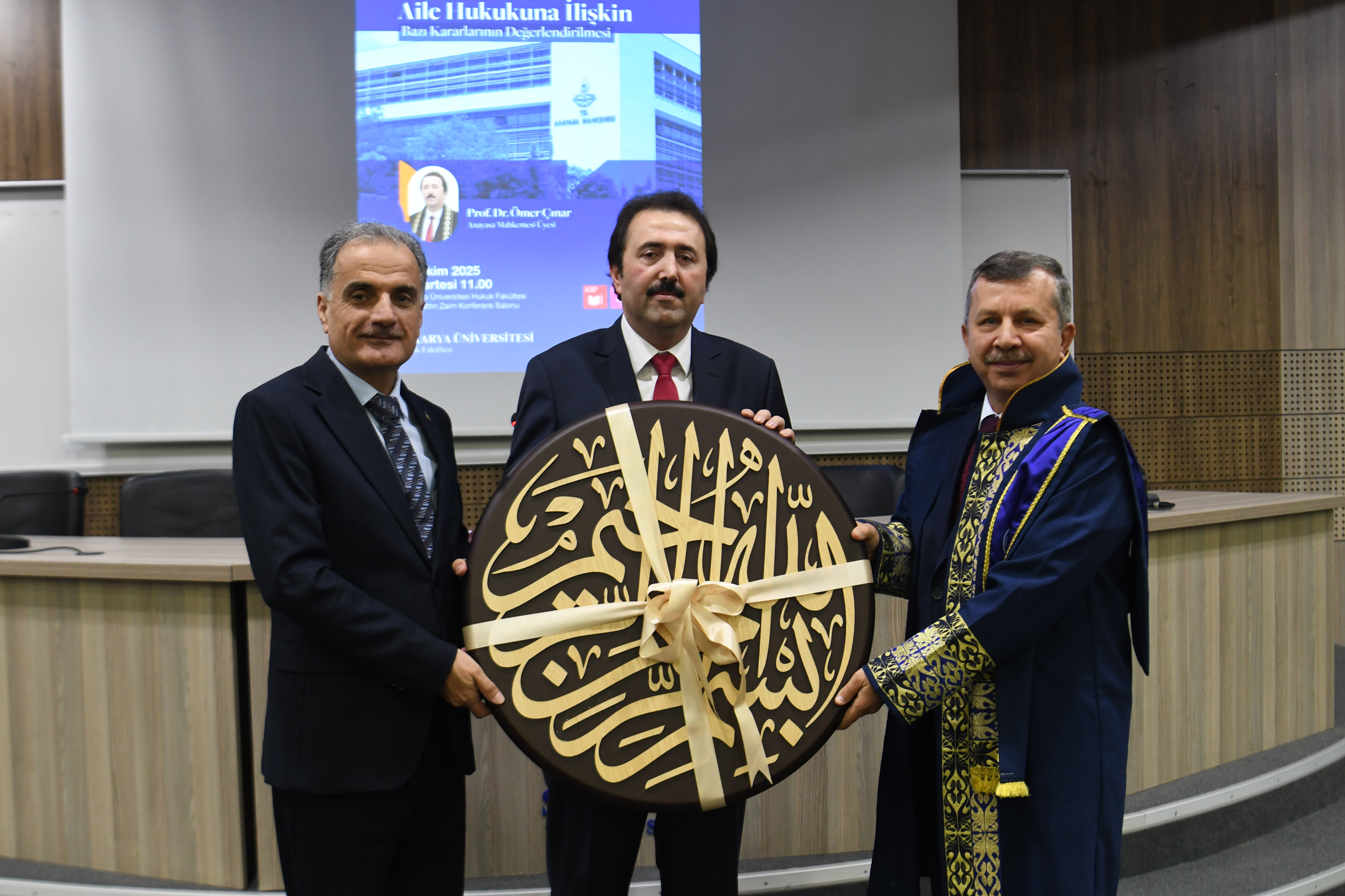 SAU Hukuk Fakültesinin Yeni Akademik Yılını Anayasa Mahkemesi Üyesi Prof. Dr. Ömer Çınar Açtı