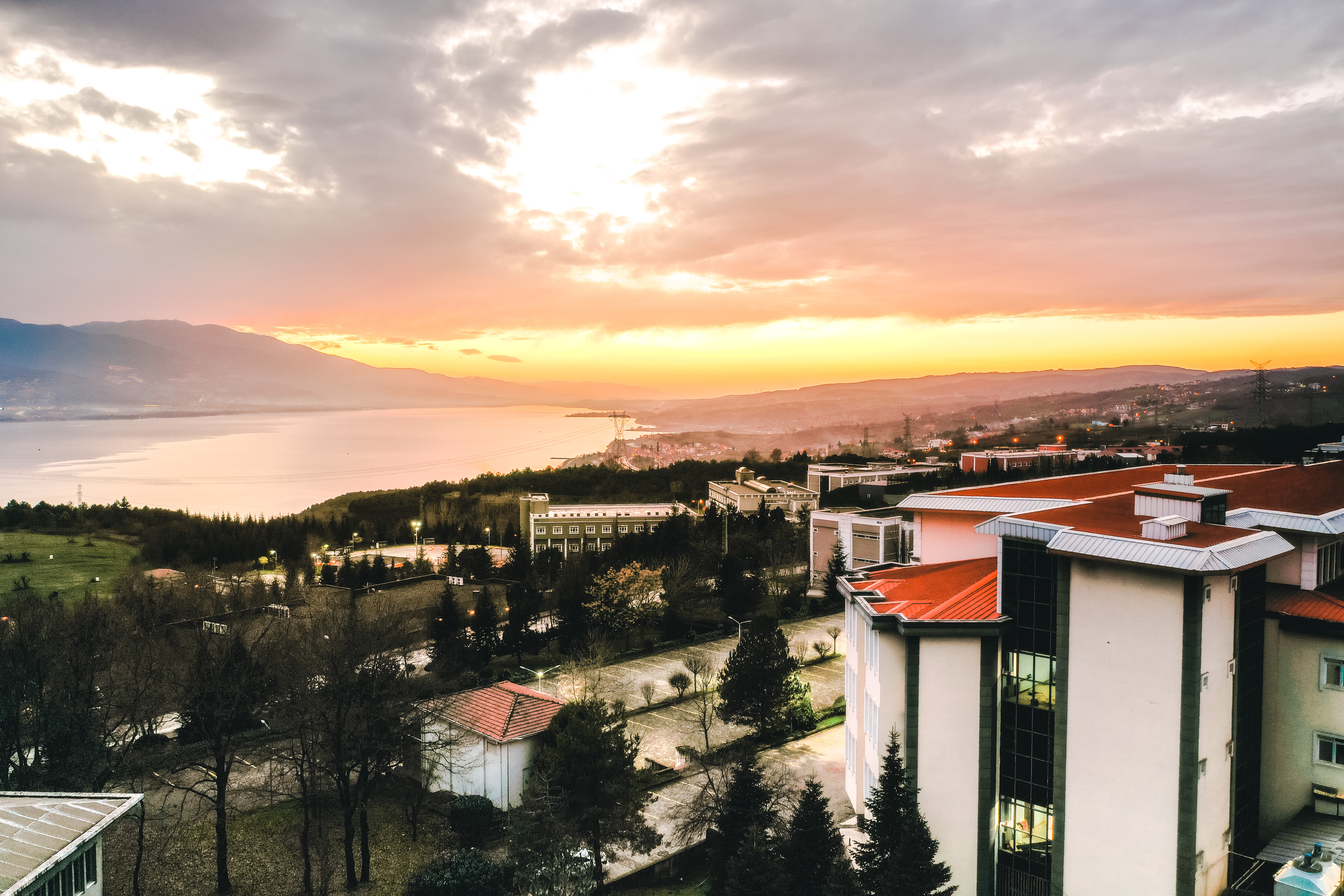 Sanal Kumarla Mücadelede En Güçlü Dayanak “Aile ve Sosyal Destek”